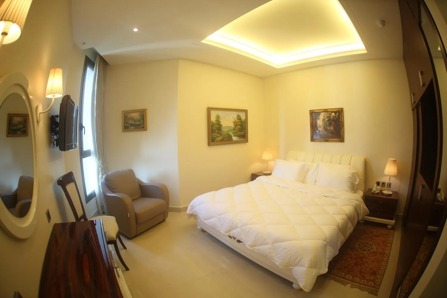 Contactos de Dolphin Royal Suites