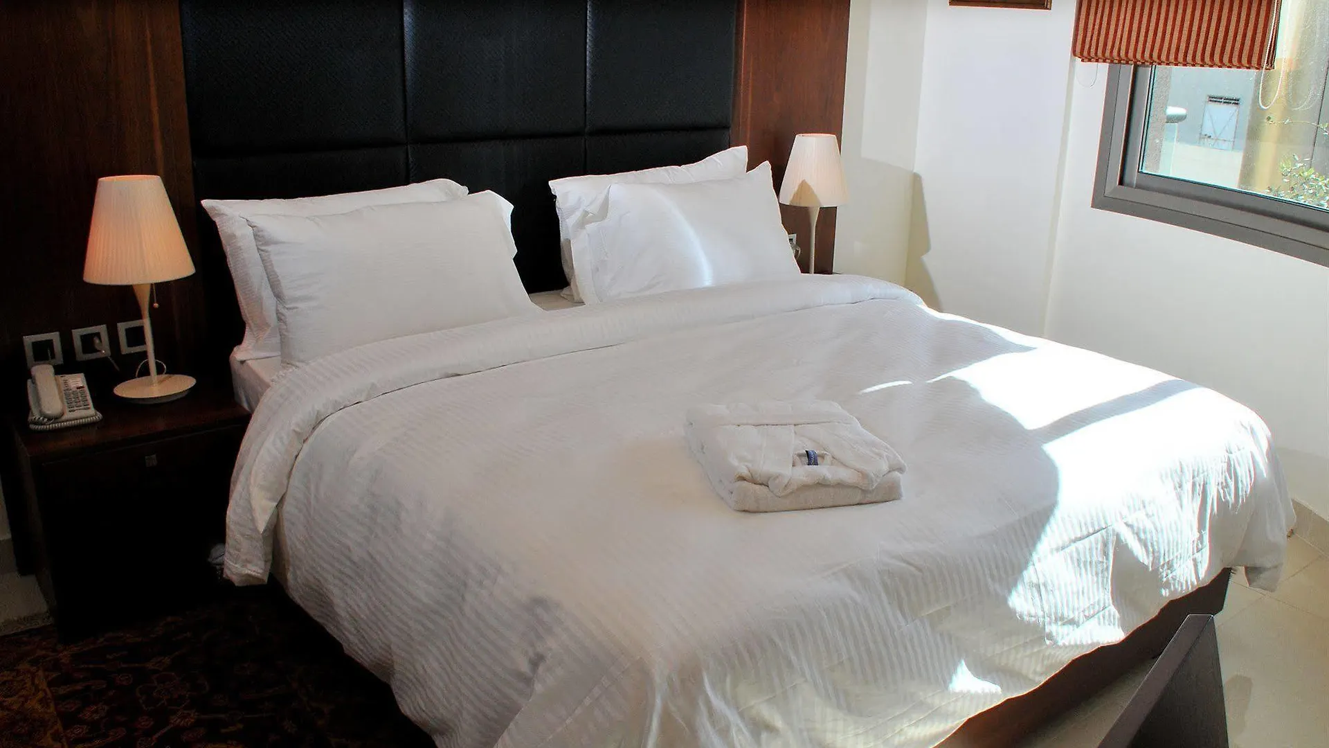 Dolphin Royal Suites Beirut Hotel