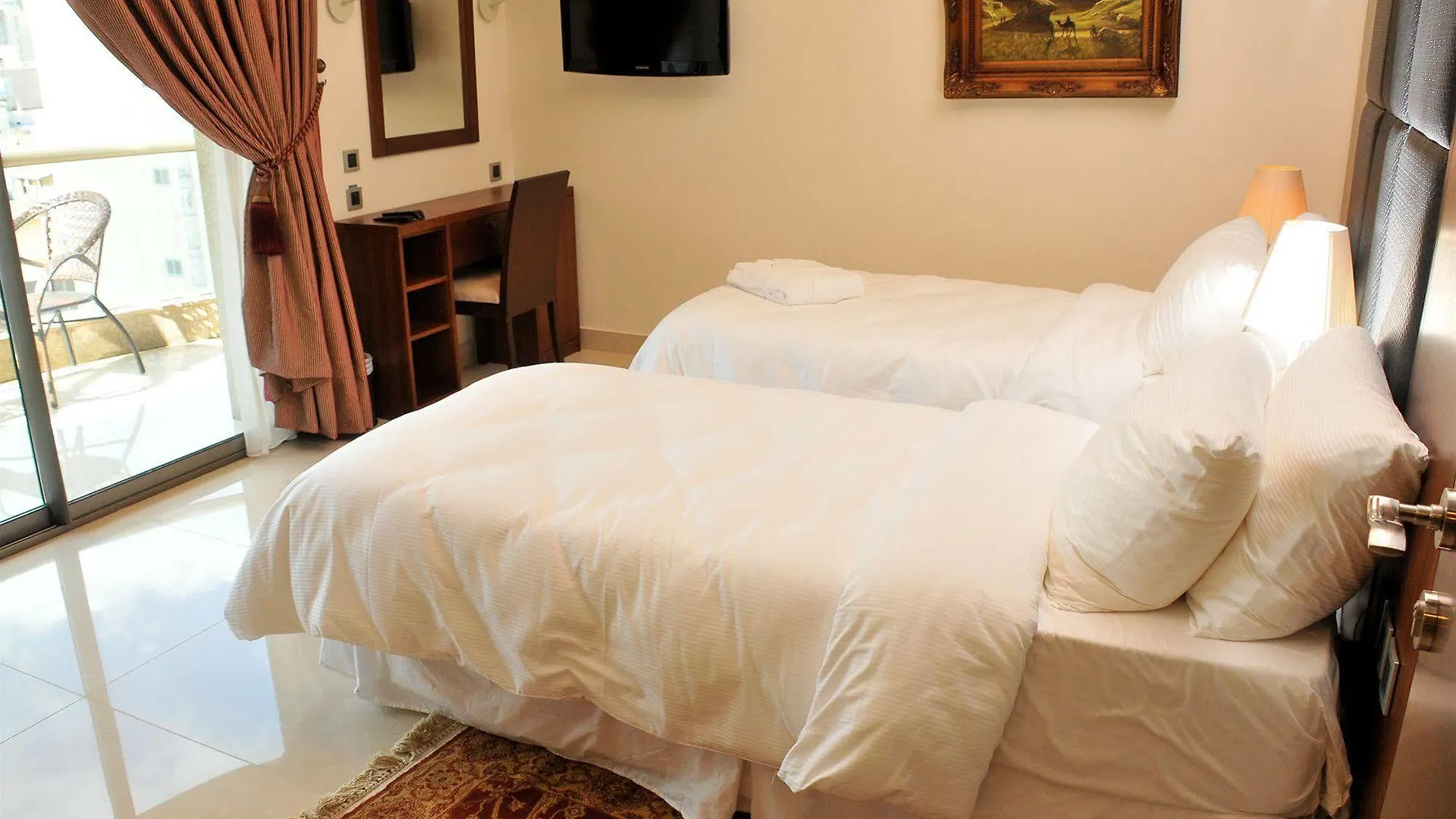 Dolphin Royal Suites Beirut 4*,  Líbano