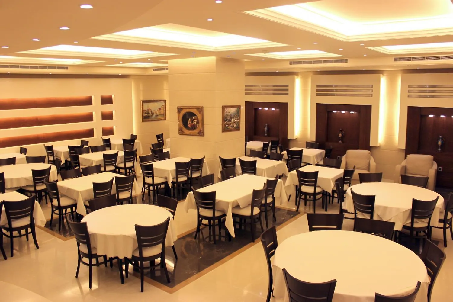 Dolphin Royal Suites Beirut Hotel