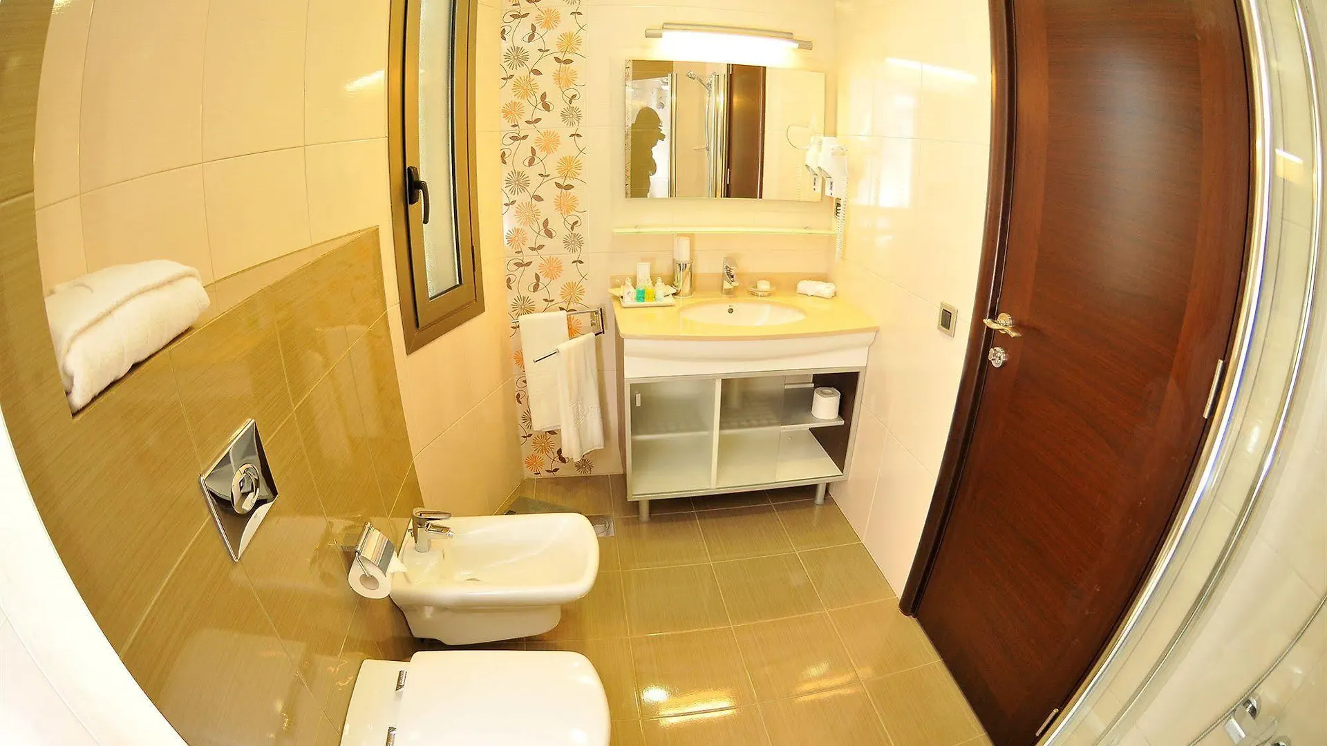 Dolphin Royal Suites Beirut