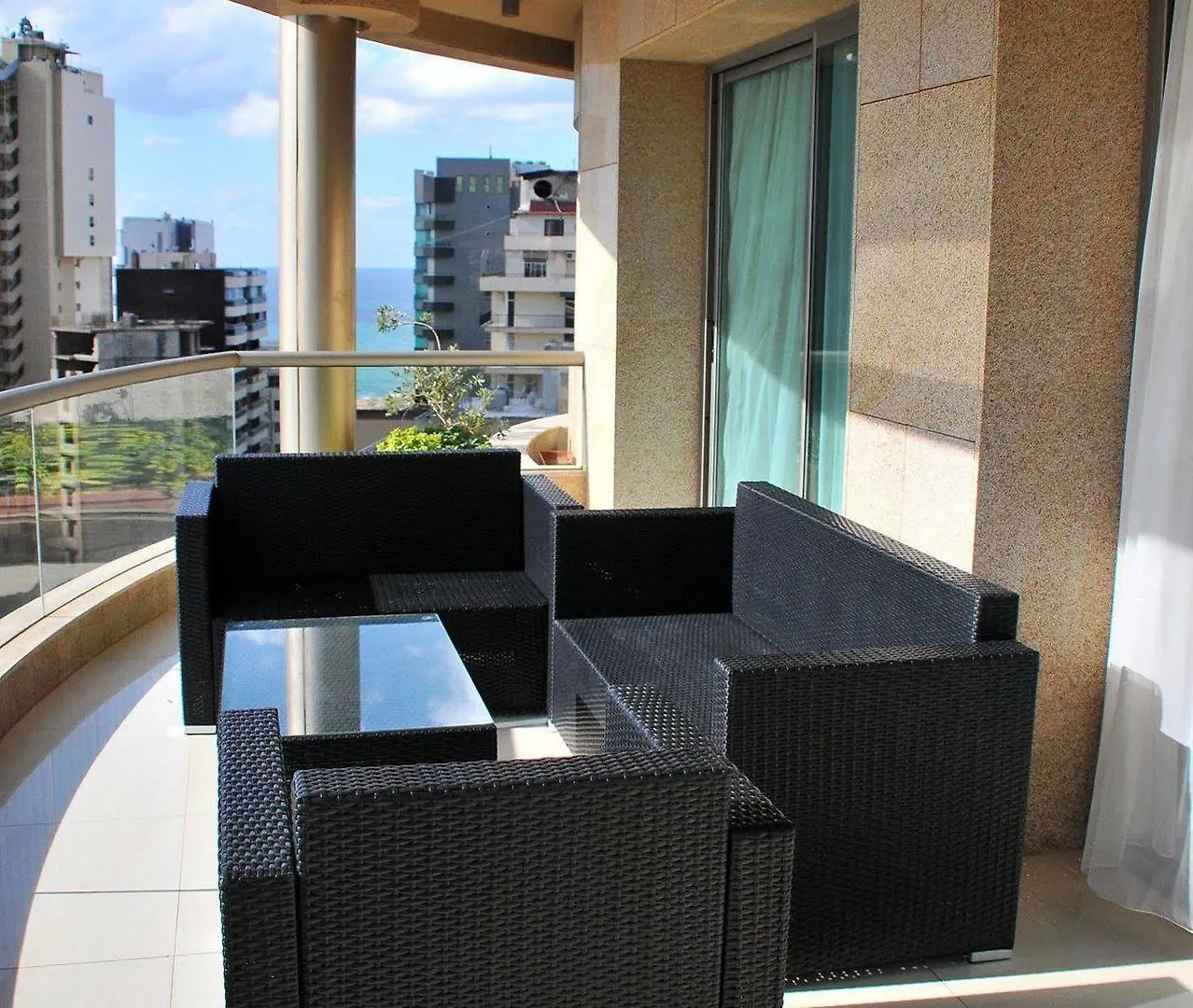 Dolphin Royal Suites Beirut Hotel